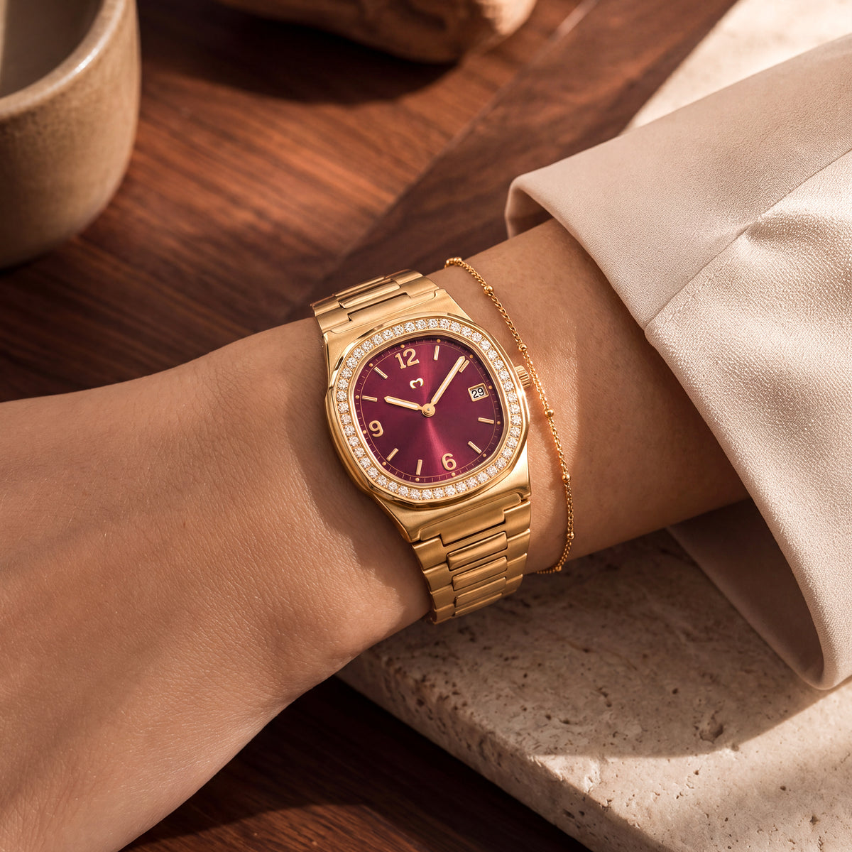 Prestige-Uhr ~ Gold-Granat
