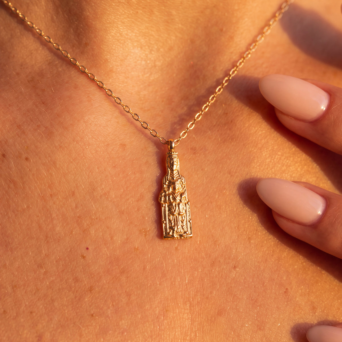Collier Vierge de Montserrat