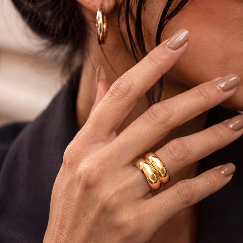 Doppelter Relief-Ring mit dicker Schiene