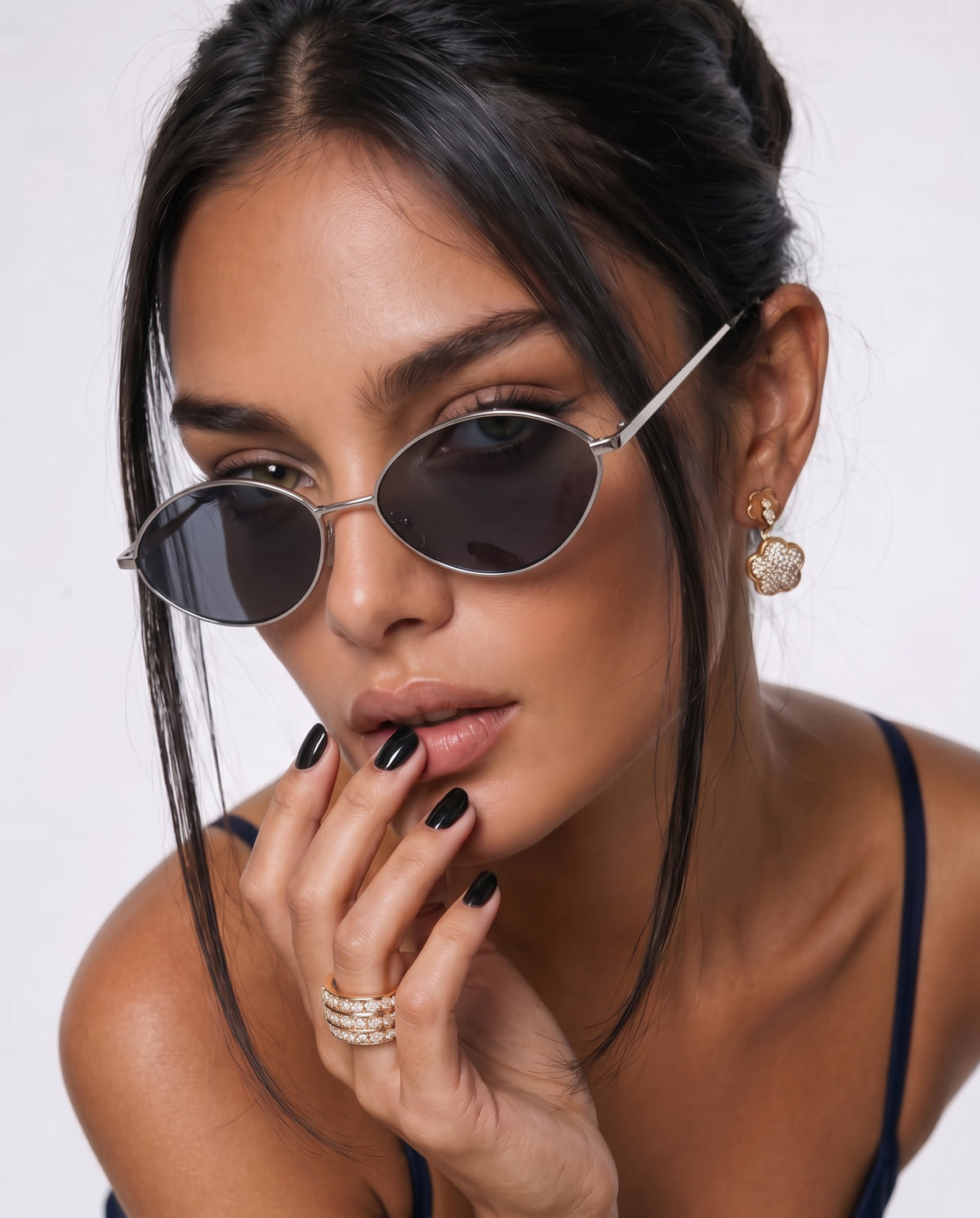 Lunettes de soleil pour femme Loop ~ argent-noir