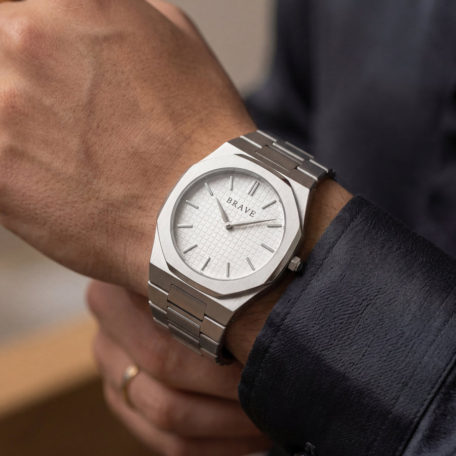 Empire ~ Silber-weiße Uhr BRAVE