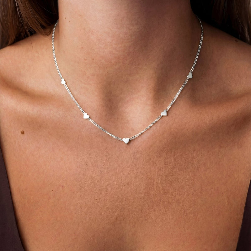 Collier petits cœurs