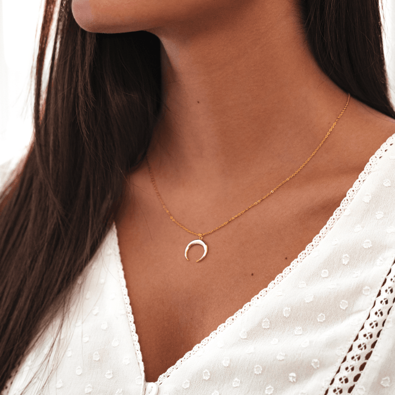 Collier Moon