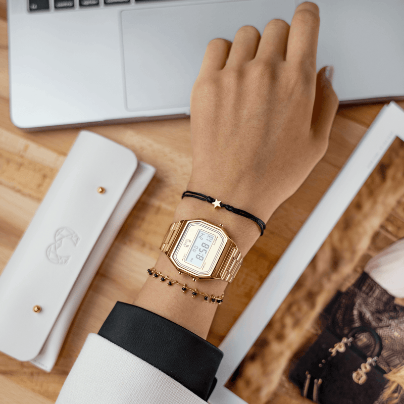 Montre digitale vintage ~ Or