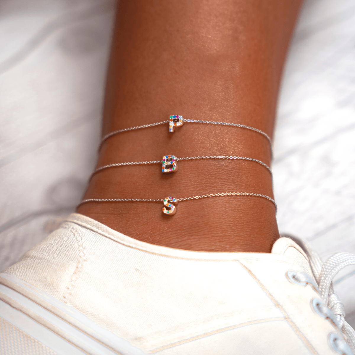 Tobillera Inicial Irisada - LePetiteMarie